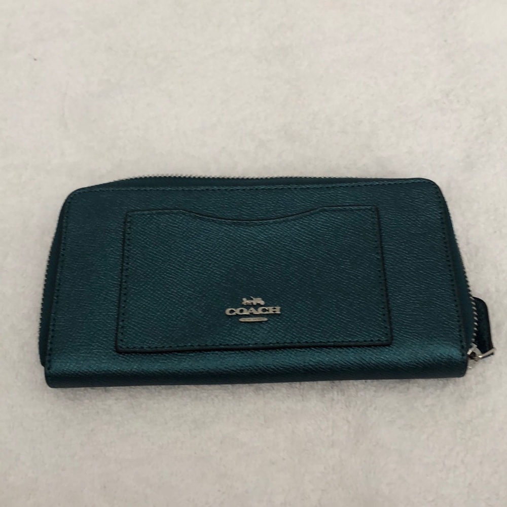 Wallet to go with shoulder bag